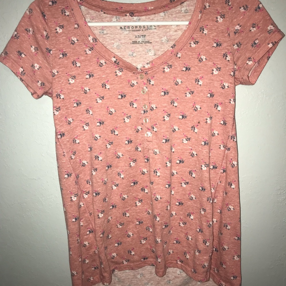 Pink floral button up aéropostale T-shirt